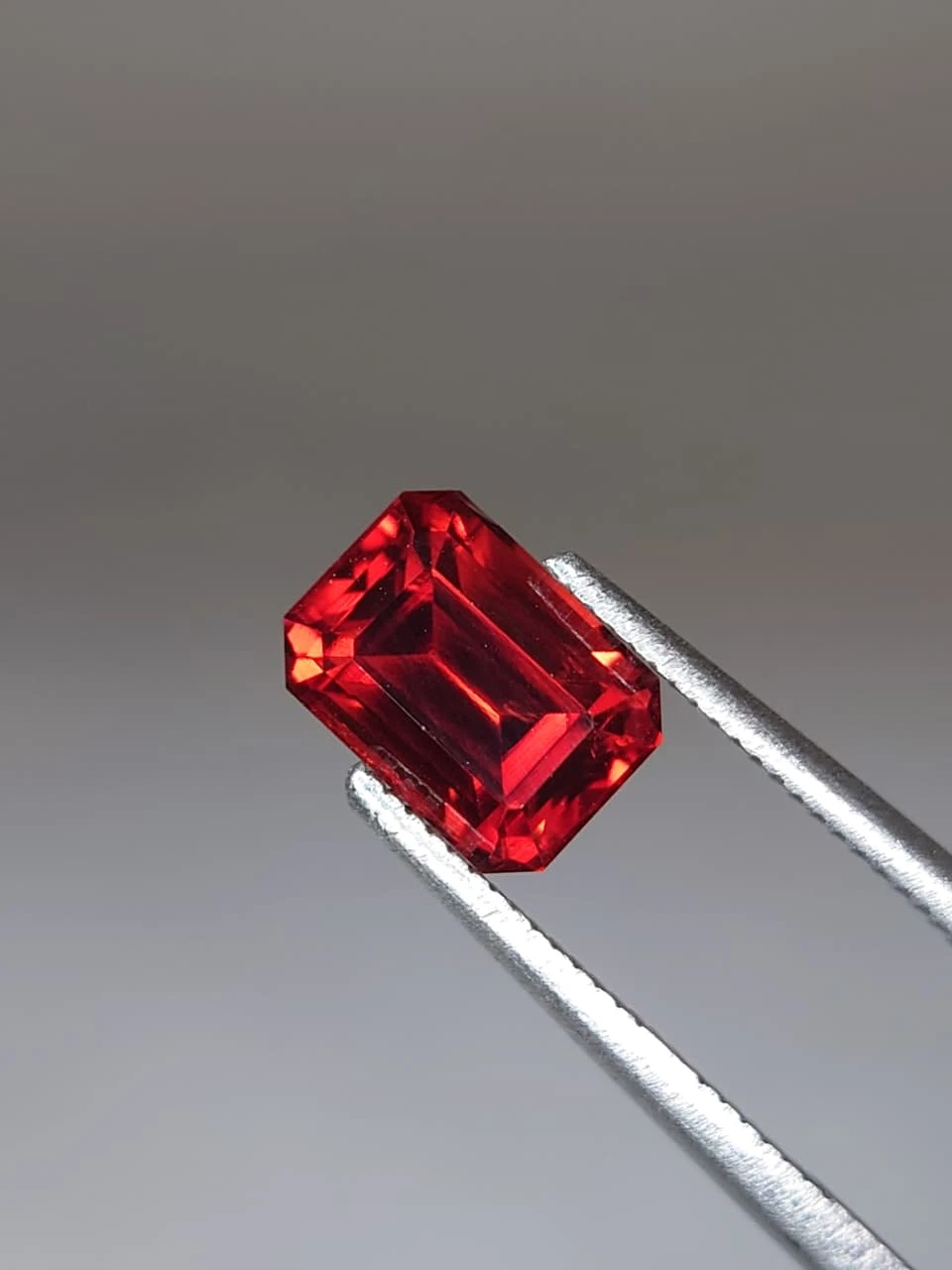 2.2ct Natural Emerald Faceted Malaya Garnet from Tanzania — view 4